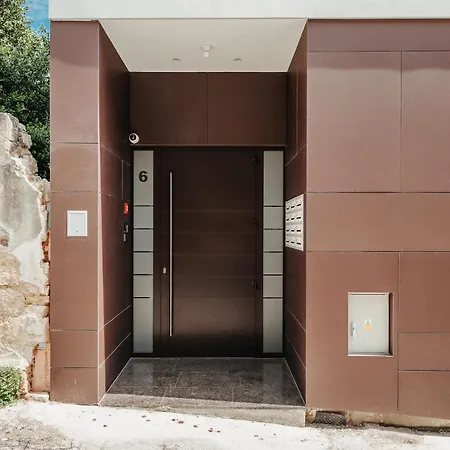 Puntino & Garage * プーラ