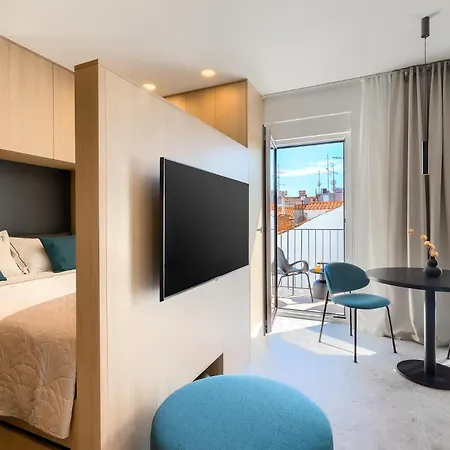 Puntino & Garage プーラ