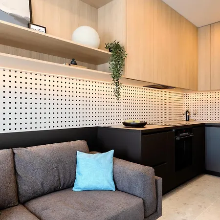 Puntino & Garage プーラ