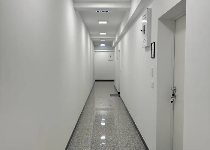 Puntino & Garage Apartament *