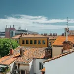 Puntino & Garage *