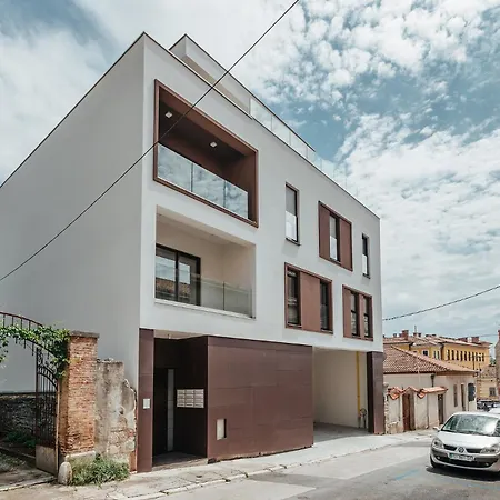 Apartment Puntino & Garage *